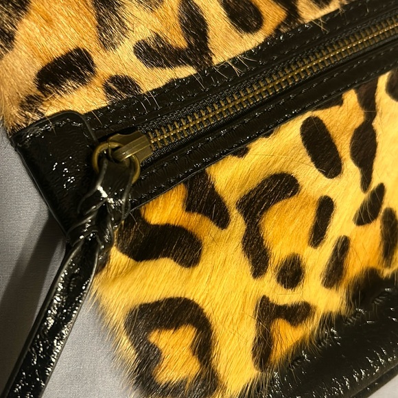 The Sak Faux Fur Cheetah Print Crossbody Bag Brown/Black EUC - Picture 3 of 9